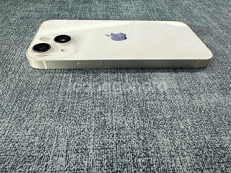 (A급 무잔상) 아이폰13미니 128기가 화이트 배터리 88% 깨긋한폰 32만원 판매해요--6